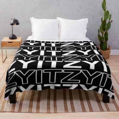 ITZY Classic Throw Blanket
