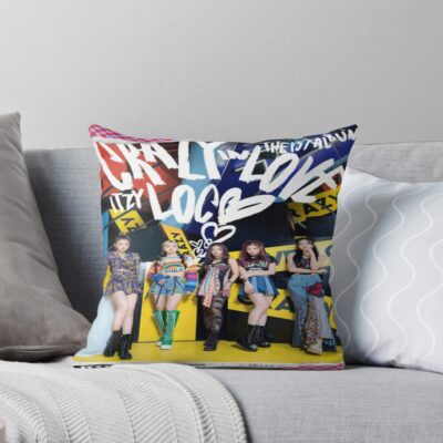 ITZY Crazy In Love Poster Throw Pillow